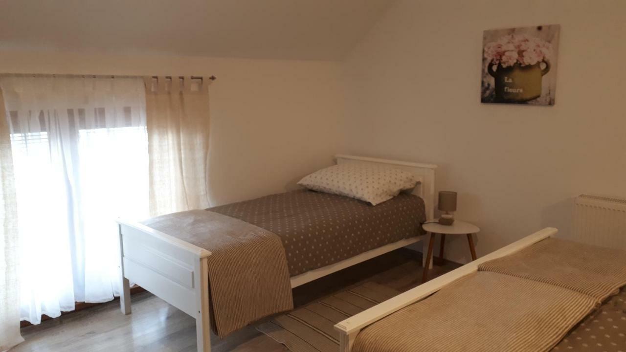 Kod Kraljevih Apartment *